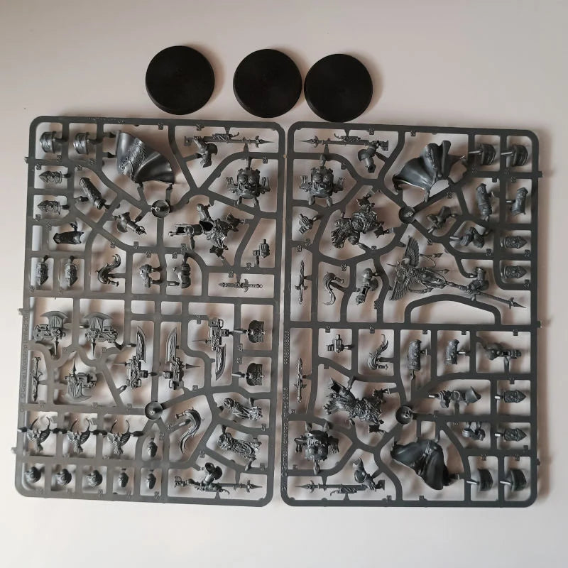 Warhammer 40k Adeptus Custodes: Allarus Custodians (3 Models) – New on Sprue