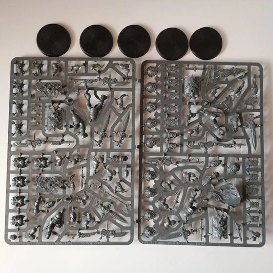 Warhammer 40k Adeptus Custodes: Custodian Guard Squad (5 Models) – New on Sprue
