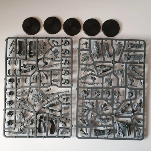 Warhammer 40k Adeptus Custodes: Custodian Wardens (5 Models) – New on Sprue
