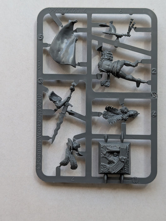 Warhammer The Old World - Empire of Man: Empire Captain / Commander on foot (On-Sprue)